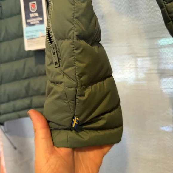 NWT Women’s Size Small Fjallraven Expedition Pack Down AnorakGreen Puffer Jacket - Picture 7 of 10